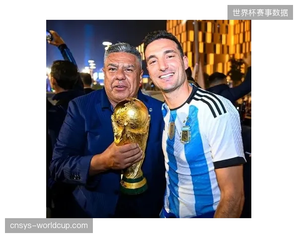 斯卡洛尼面临幸福烦恼,状态火热的劳塔罗将与队长梅西竞争中锋位置,考验其锋线组合能力 斯卡洛尼面临幸福烦恼,状态火热的劳塔罗将与队长梅西竞争中锋位置,考验其锋线组合能力